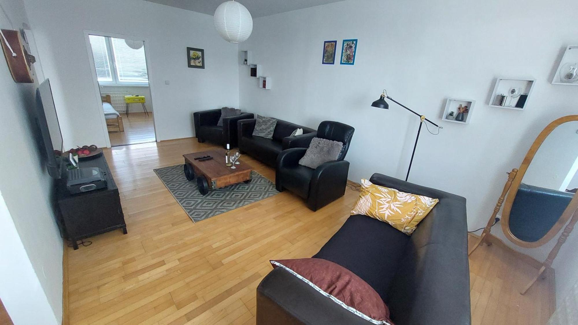 Apartman Surany Екстериор снимка